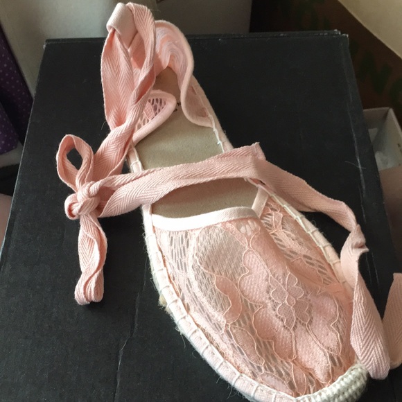 NIB Madison by ShoeDazzle Ballet Pink Espadrilles - Picture 2 of 5